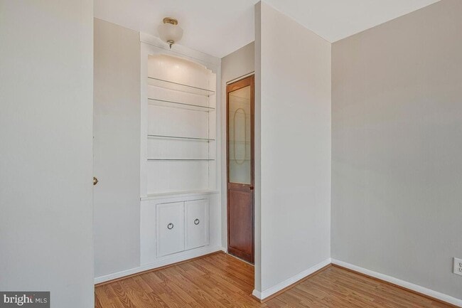 Building Photo - 3450 Toledo Terrace