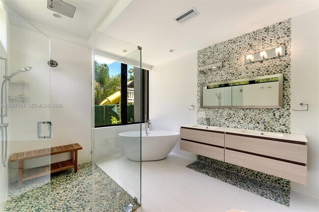 Building Photo - 15315 SW 84th Ave