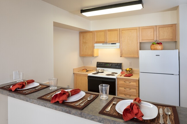 Kitchen Bar - Gilmore Apartments