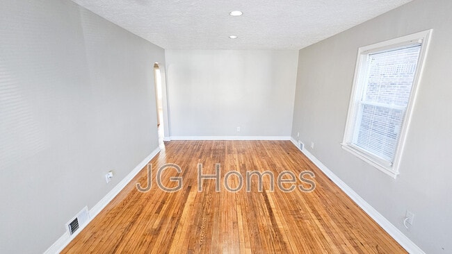 Building Photo - 2216 Bolling Ave