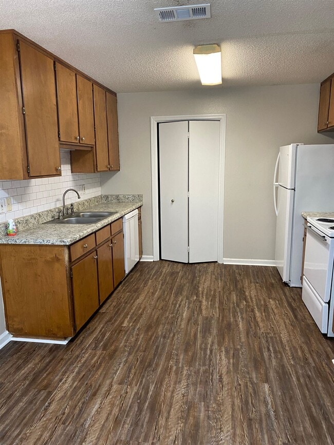 Building Photo - 2341 Garland Ct