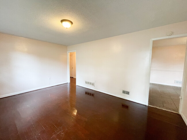 Building Photo - 331 Woodberry Rd