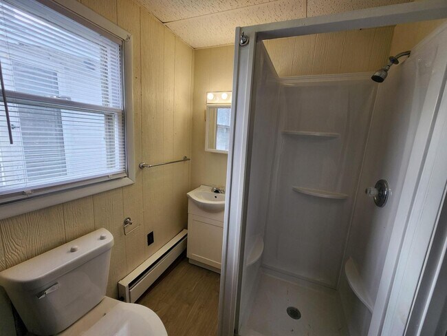 Building Photo - 1683LLC 7652 &amp; 6267 (RUBS)