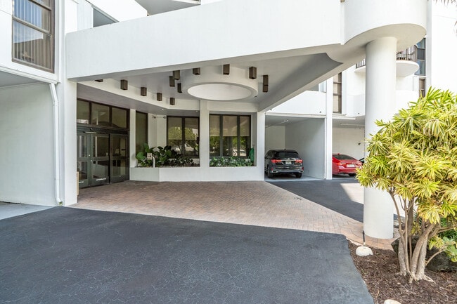 Building Photo - 1361 S Ocean Blvd