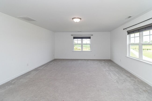 Building Photo - SPACIOUS Newer Construction Home in Pikevi...