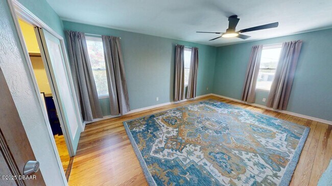 Building Photo - 425 Wisteria Rd