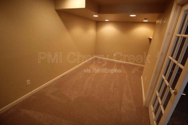 Building Photo - 7489 Bur Oak Pl