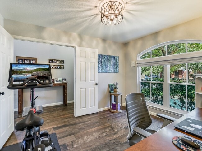 Building Photo - 1021 Doras Dr