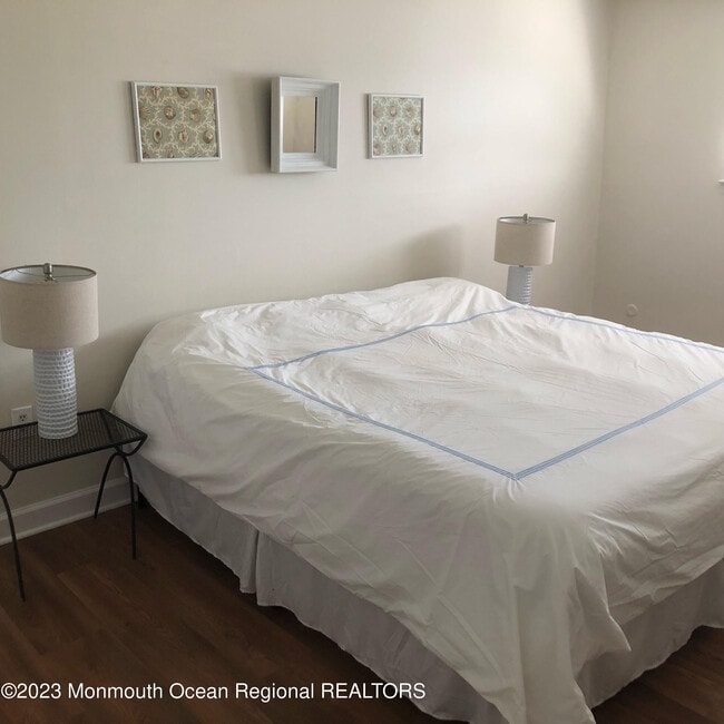 Building Photo - 6 Wharfside Dr