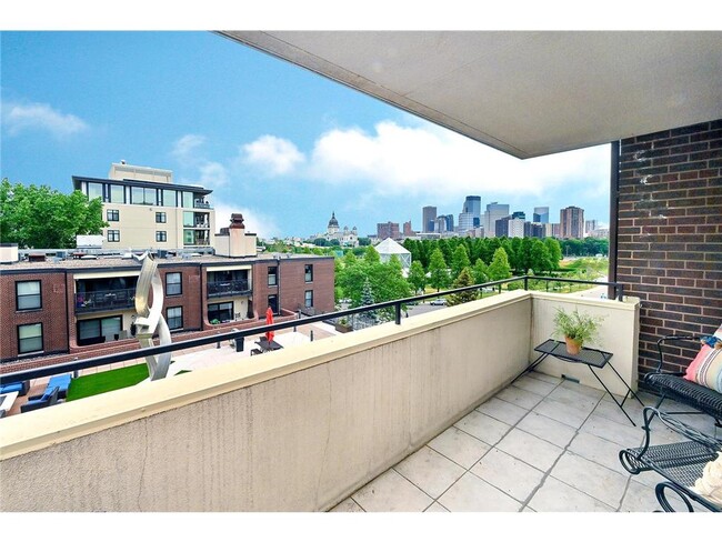 Building Photo - 48 Groveland Terrace