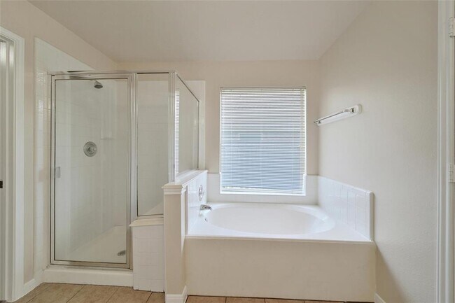 Building Photo - 14622 Palos Park Dr