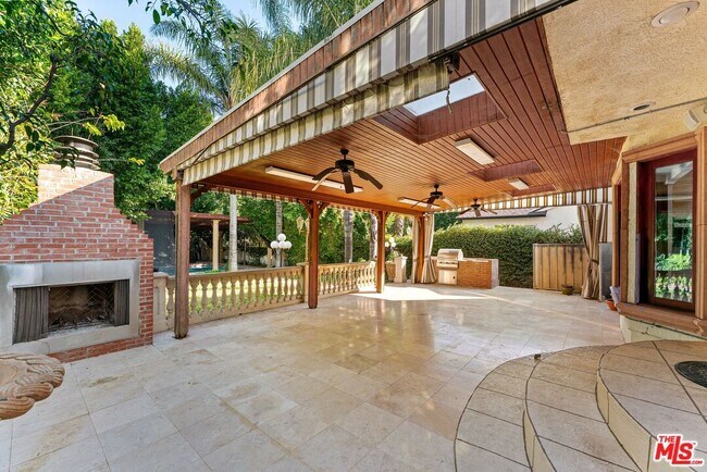 Building Photo - 15123 Greenleaf St