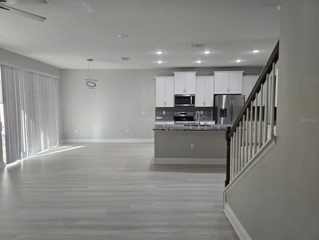 Building Photo - 10916 Honor Rd