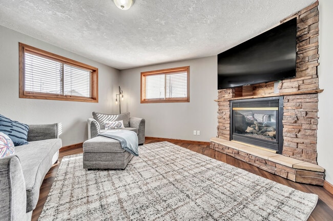 Building Photo - 2803 Sportsmans Dr
