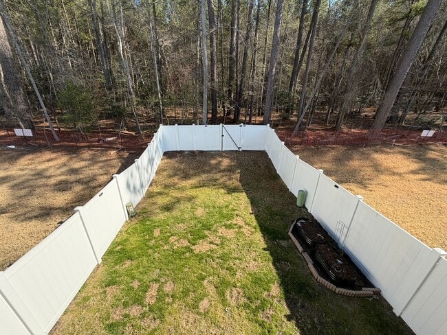 Building Photo - Spacious townhome in Riverwalk