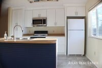 Building Photo - 9415 Brentwood St