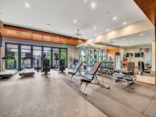 Building Photo - 6166 N Scottsdale Rd