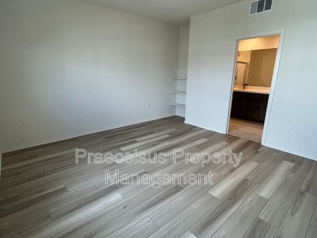 Building Photo - 1475 Suwerte Ave