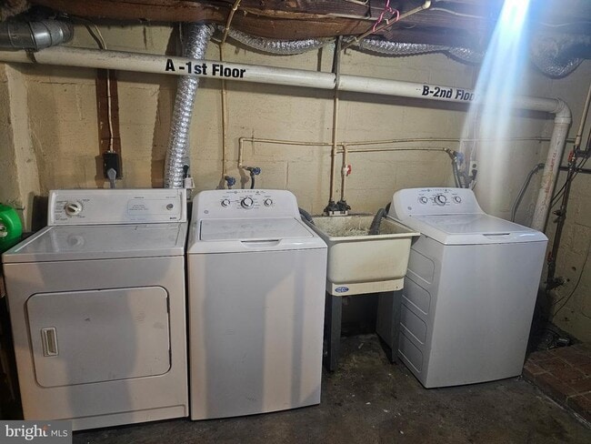 Building Photo - 7515 Lange St