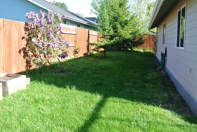 Building Photo - Beautiful 3-Bedroom 2 bath in Philomath!