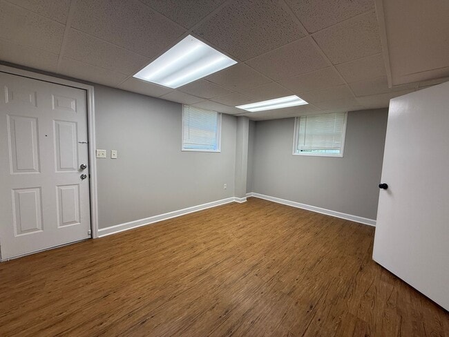 Building Photo - Lovely and Spacious Home in South Nashville - Garage and Fenced in Yard