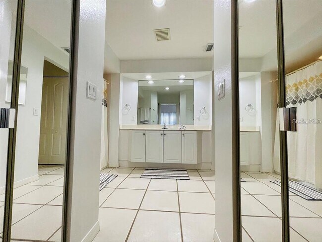 Building Photo - 3702 54th Dr W