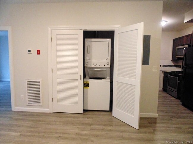 Building Photo - 2838 Fairfield Ave