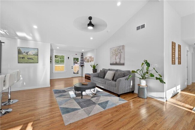 Building Photo - 1324 Ace Mcmillian Rd