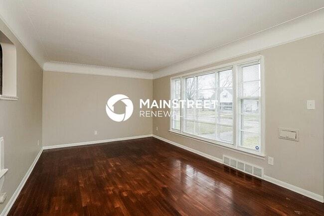 Building Photo - 3 Bedroom Pet-Friendly Home in CLEVELAND, ...
