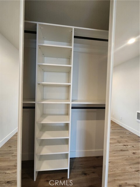 Building Photo - 120 S Francisca Ave