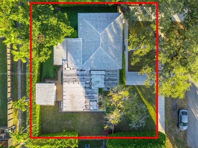 Building Photo - 333 Linwood Dr