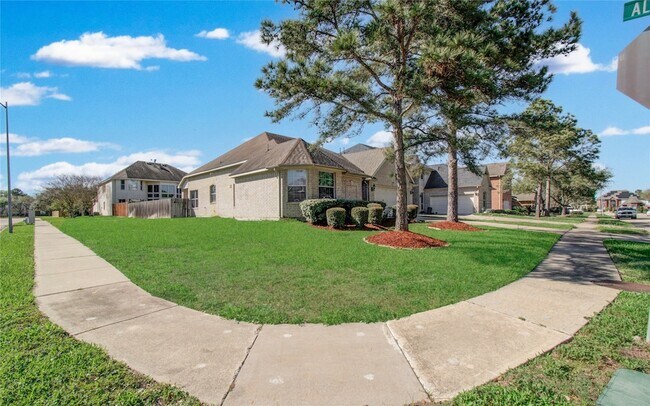 Building Photo - 226 Elana Ln