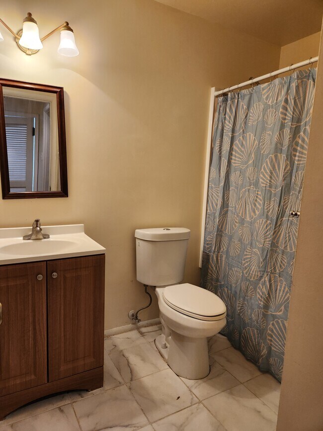 Building Photo - 13231 Lenfant Dr