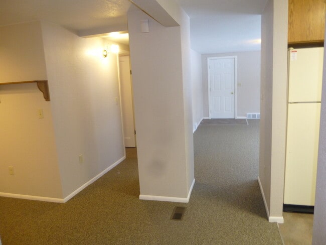 Building Photo - Great 3 bedroom, 2 bath home