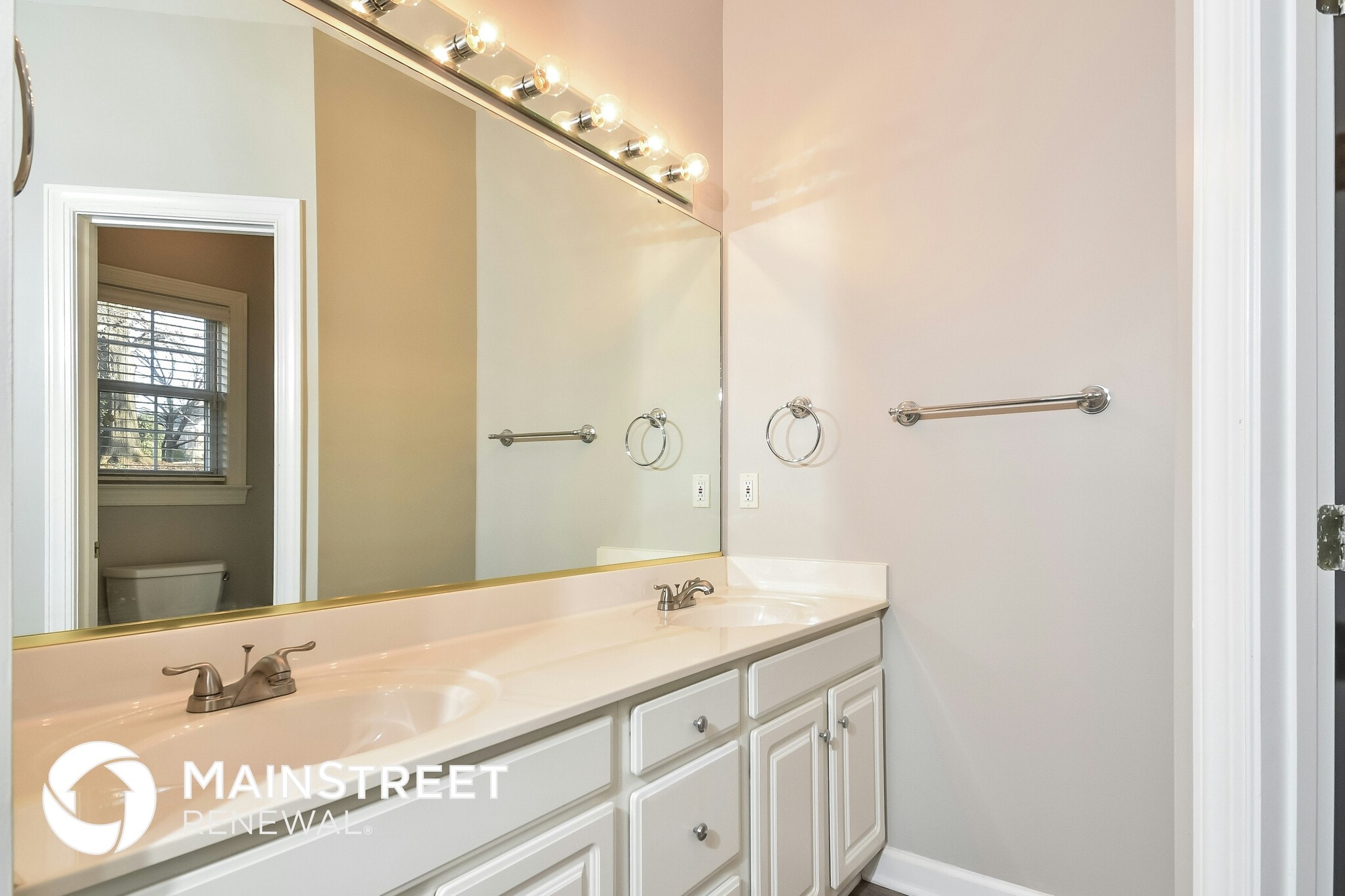 Building Photo - 1321 Davenport Ct