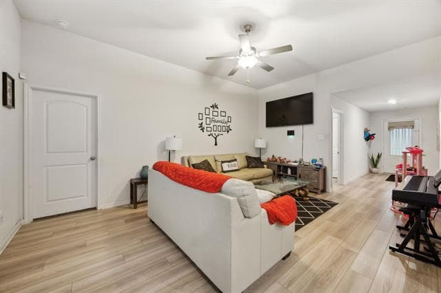 Building Photo - 1417 Sunkiss Dr