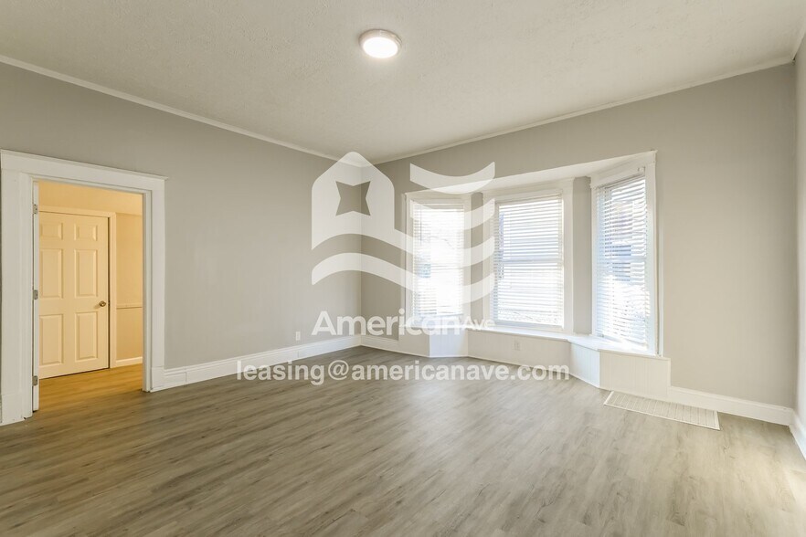 Building Photo - 663 S 38th St