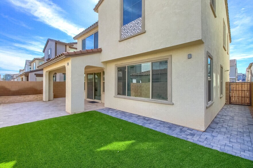 Building Photo - 1362 W Crane Dr