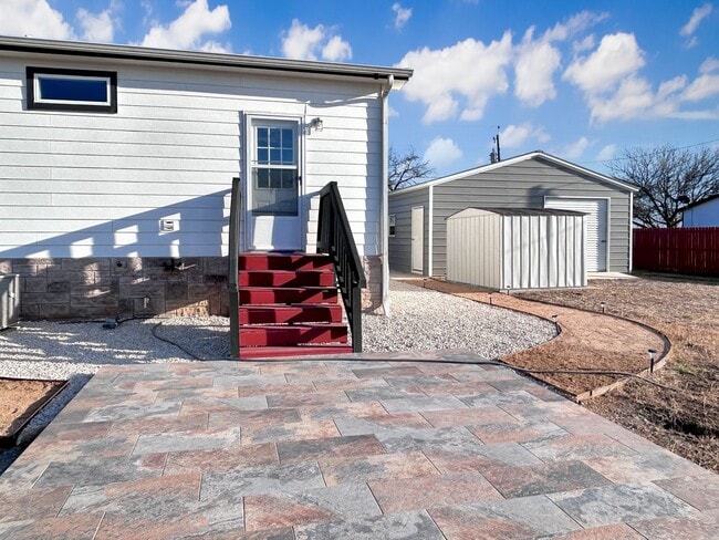 Building Photo - Spacious New Braunfels Retreat on 1 Acre – Walk to Lake Dunlap & the Guadalupe River