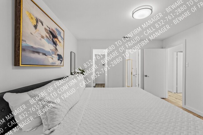 Building Photo - 12811 Pandora Dr