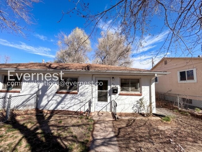 Building Photo - 906 1/2 Carlisle St