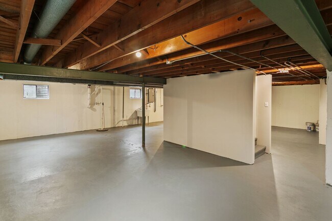 Building Photo - Fully Renovated 4 Bedroom Home in Homewood