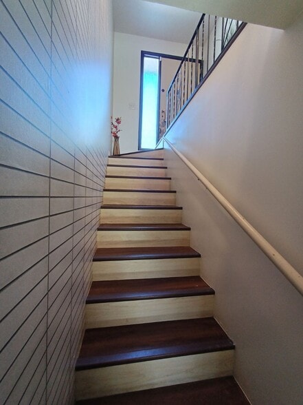 Building Photo - 1656 S Fairway Dr