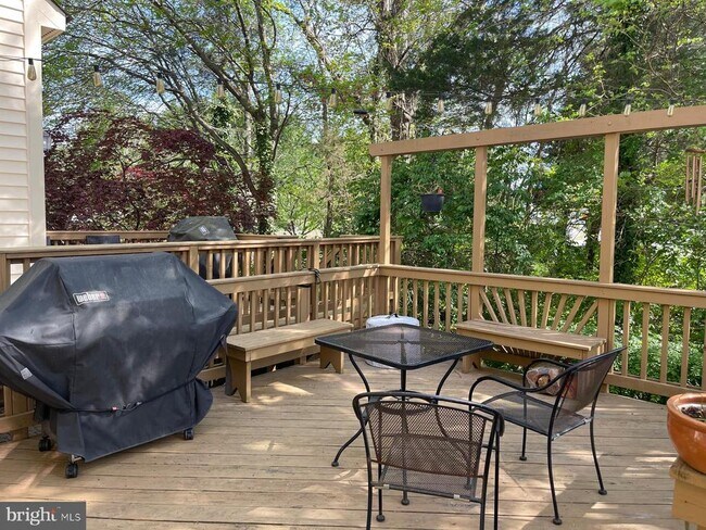 Building Photo - 4129 Trowbridge St