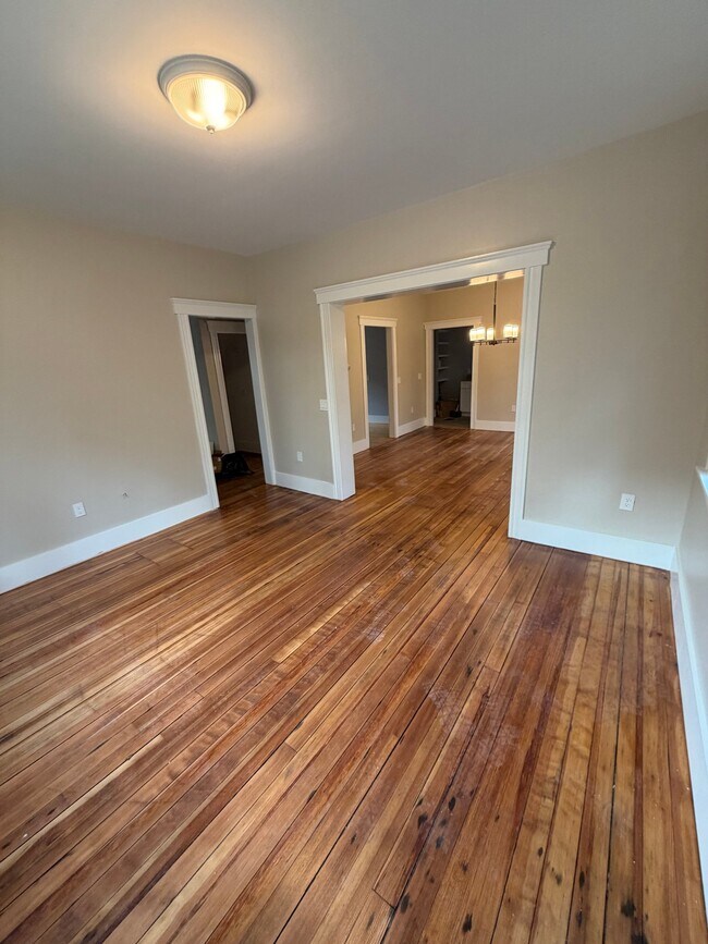 Building Photo - 63 Pine Tree Terrace