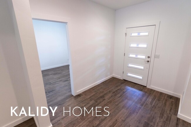 Building Photo - 1679 Kalidy Dr