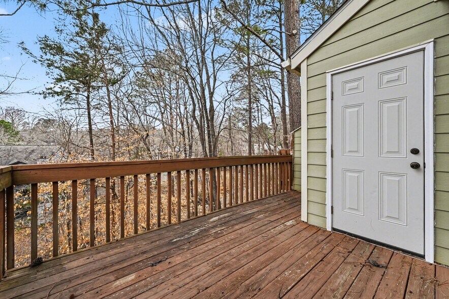 Building Photo - 304 Cedarwood Ln