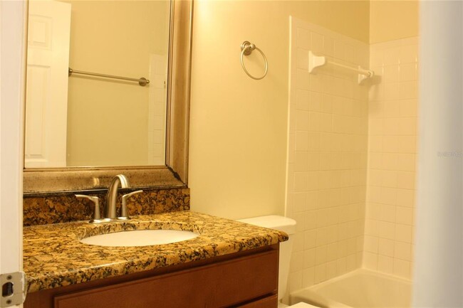 Building Photo - 630 Kenwick Cir