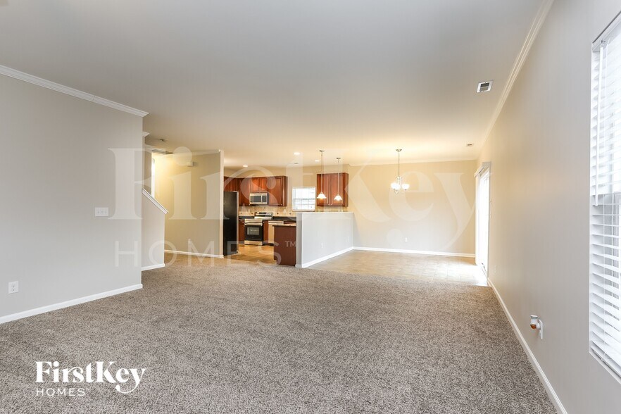 Building Photo - 5921 Sandpiper Farm Ln