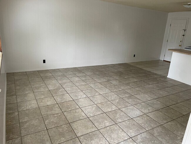 Building Photo - 596 Florosa Ct